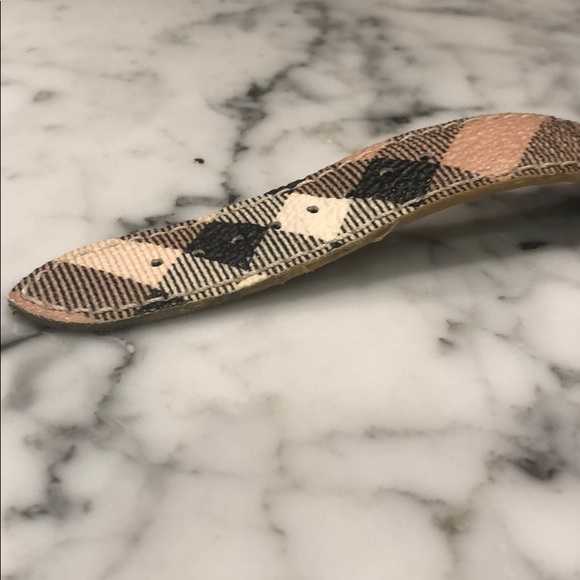 Burberry Embossed Silver Dial Leather Ladies Watch - Picture 5 of 10